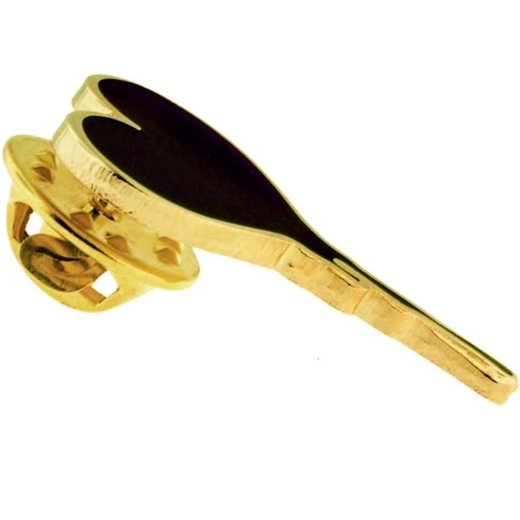 Bleeding heart enamel pin - Picture 3 of 6